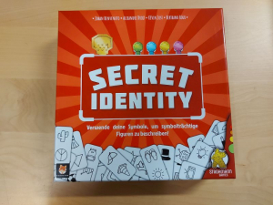 Secret Identity - Strohmann Games